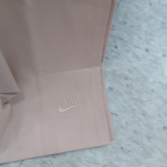 Women's Nike dress - Picture 3 of 3